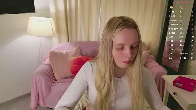 Snapshot of Beatrica_Klein chatting on 05.23.26 Beatrica Klein online show from 05.23.26