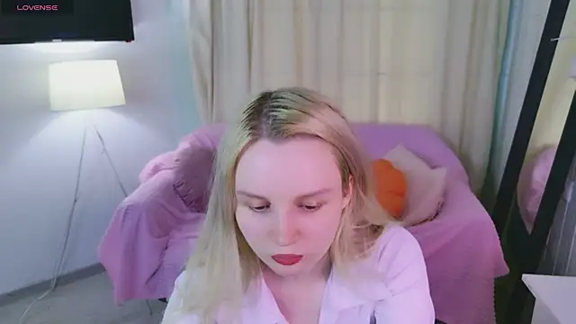 Snapshot of Beatrica_Klein chatting on 06.04.26 Beatrica Klein online show from 06.04.26