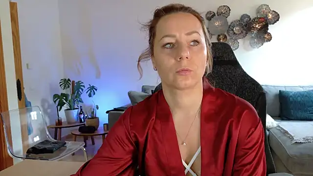Snapshot of angela_88 chatting on 02.25.25 angela 88 online show from 02.25.25