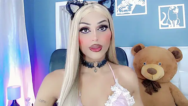 Snapshot of amal_baddell chatting on 02.04.25 amal baddell online show from 02.04.25