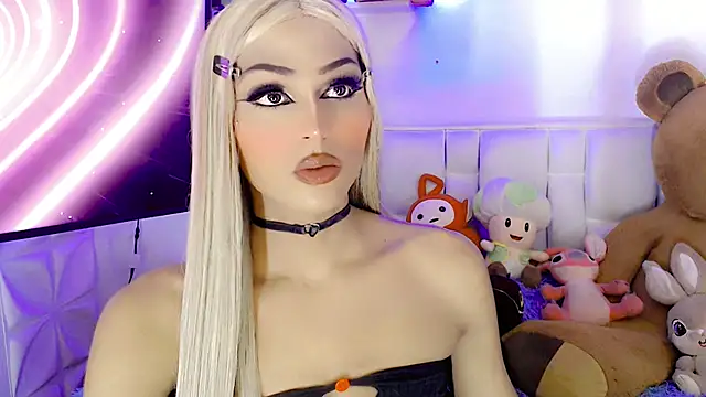 Snapshot of amal_baddell chatting on 03.11.25 amal baddell online show from 03.11.25