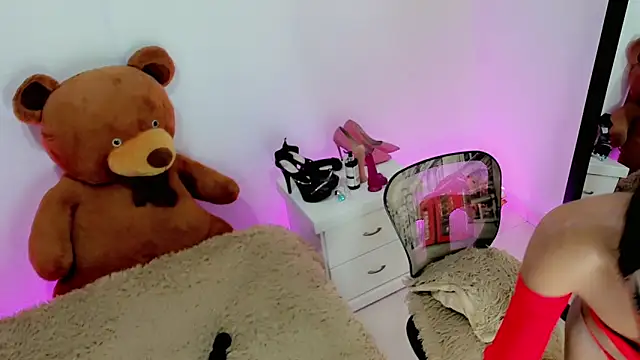 Snapshot of amal_baddell chatting on 09.09.25 amal baddell online show from 09.09.25