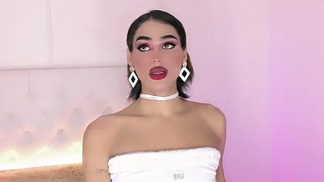 Snapshot of amal_baddell chatting on 12.17.25 amal baddell online show from 12.17.25