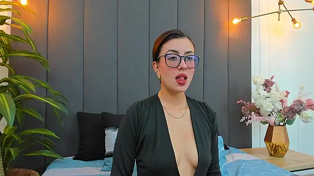 EmaSaenz online show from 02.07.25