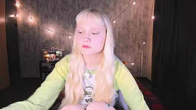 MariaMango online show from 11.25.25