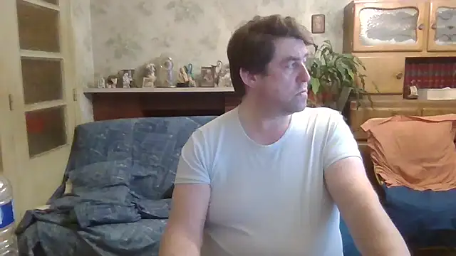 Snapshot of sympatrique chatting on 12.12.24 sympatrique online show from 12.12.24