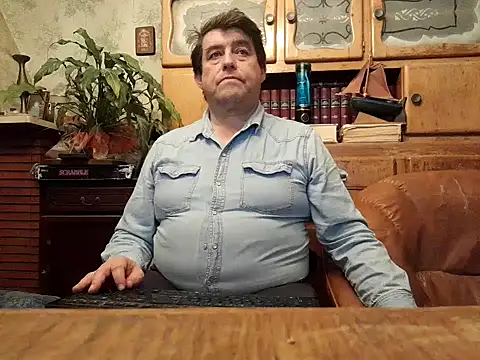 Snapshot of sympatrique chatting on 12.14.24 sympatrique online show from 12.14.24