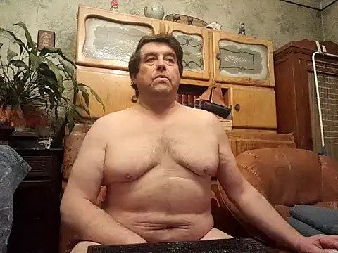 Snapshot of sympatrique chatting on 12.28.24 sympatrique online show from 12.28.24