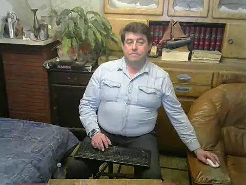 Snapshot of sympatrique chatting on 03.11.25 sympatrique online show from 03.11.25