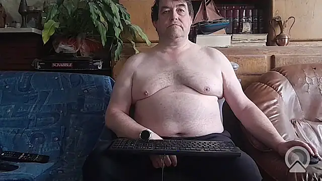 Snapshot of sympatrique chatting on 11.01.25 sympatrique online show from 11.01.25