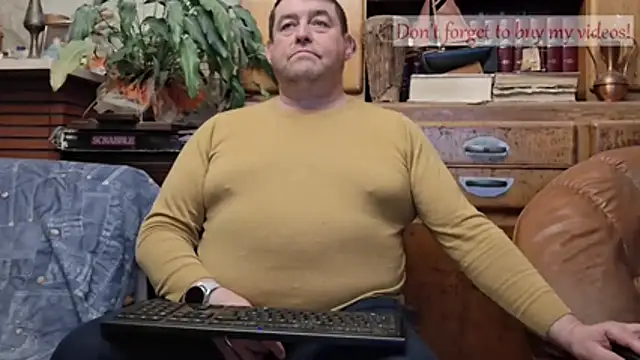 Snapshot of sympatrique chatting on 11.23.25 sympatrique online show from 11.23.25