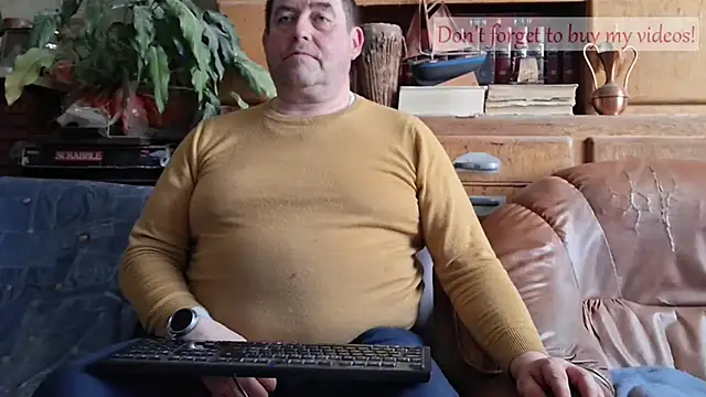 Snapshot of sympatrique chatting on 11.30.25 sympatrique online show from 11.30.25