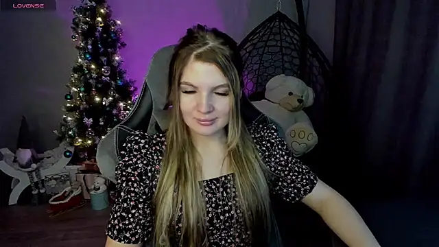 Snapshot of lily_williamss chatting on 12.18.24 lily williamss online show from 12.18.24