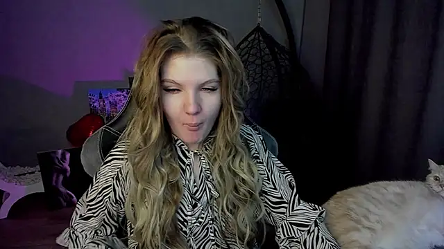 Snapshot of lily_williamss chatting on 02.04.25 lily williamss online show from 02.04.25