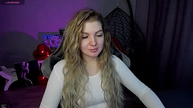 Snapshot of lily_williamss chatting on 02.09.25 lily williamss online show from 02.09.25