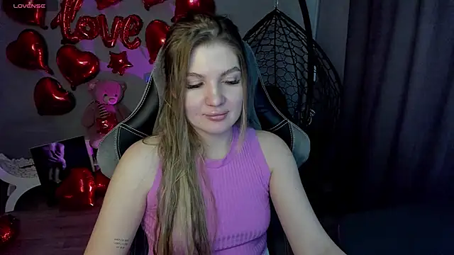 Snapshot of lily_williamss chatting on 02.16.25 lily williamss online show from 02.16.25
