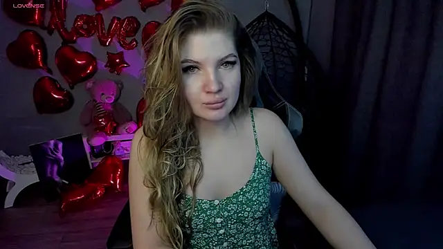Snapshot of lily_williamss chatting on 02.19.25 lily williamss online show from 02.19.25