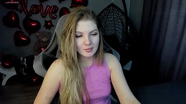 Snapshot of lily_williamss chatting on 02.26.25 lily williamss online show from 02.26.25