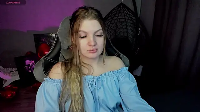 Snapshot of lily_williamss chatting on 03.06.25 lily williamss online show from 03.06.25