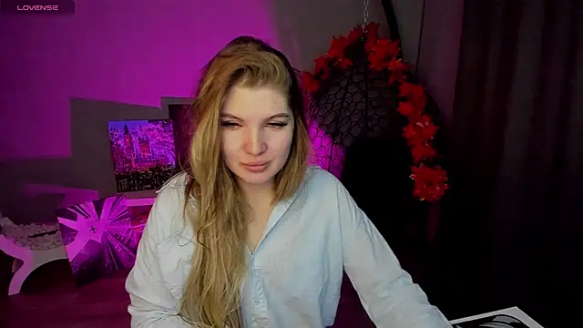 Snapshot of lily_williamss chatting on 09.14.25 lily williamss online show from 09.14.25
