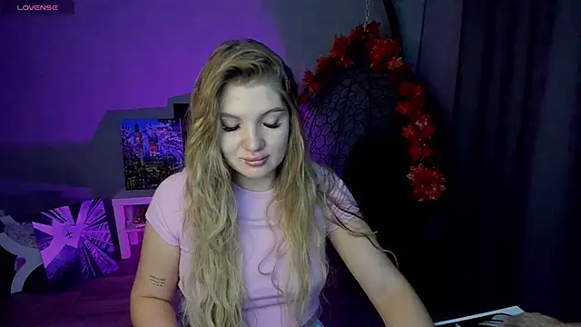 Snapshot of lily_williamss chatting on 09.24.25 lily williamss online show from 09.24.25