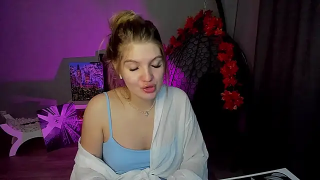 Snapshot of lily_williamss chatting on 09.28.25 lily williamss online show from 09.28.25