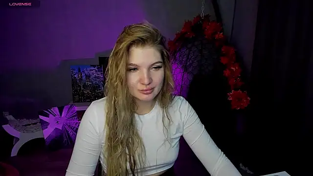 Snapshot of lily_williamss chatting on 10.07.25 lily williamss online show from 10.07.25