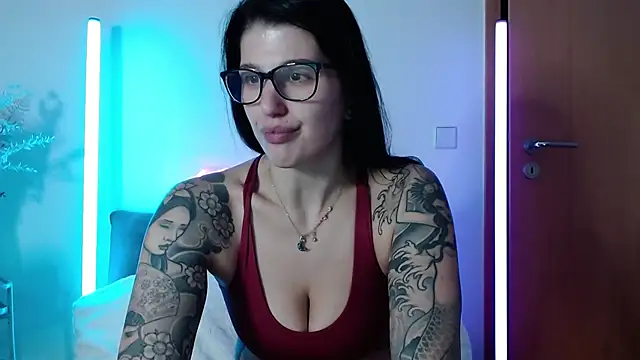 KiraKane1 online show from 12.20.24