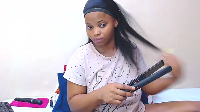 Snapshot of Xoli_11 chatting on 10.09.25 Xoli 11 online show from 10.09.25