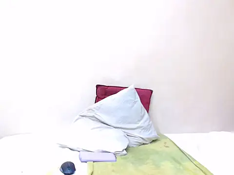 Snapshot of Xoli_11 chatting on 10.19.25 Xoli 11 online show from 10.19.25