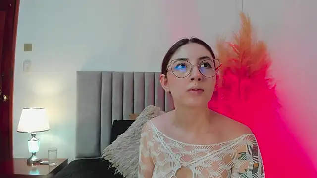 Emilywatsonn online show from 12.19.24