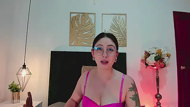 Emilywatsonn online show from 12.22.24