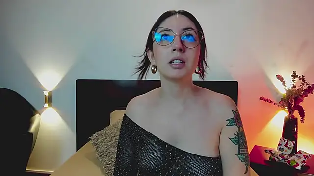Emilywatsonn online show from 12.24.24