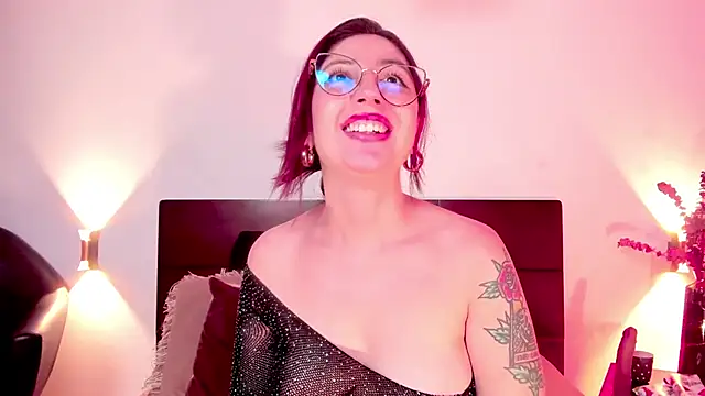 Emilywatsonn online show from 12.24.24