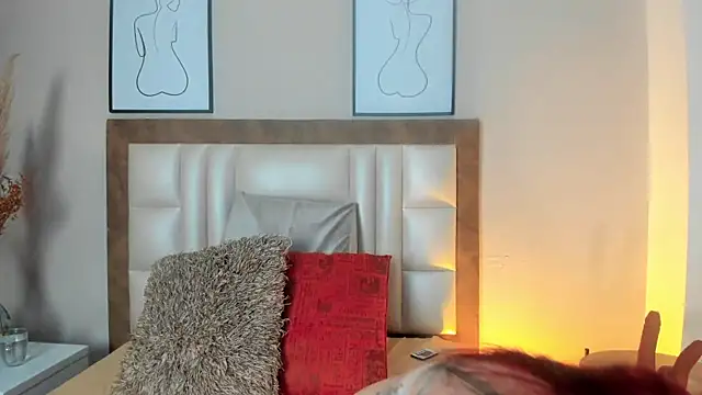 Emilywatsonn online show from 01.02.25