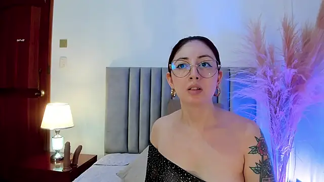 Emilywatsonn online show from 01.31.25