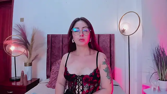 Emilywatsonn online show from 02.21.25