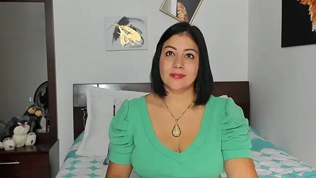 Snapshot of EmilyPeytonn chatting on 01.29.25 EmilyPeytonn online show from 01.29.25