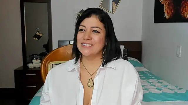 Snapshot of EmilyPeytonn chatting on 02.08.25 EmilyPeytonn online show from 02.08.25