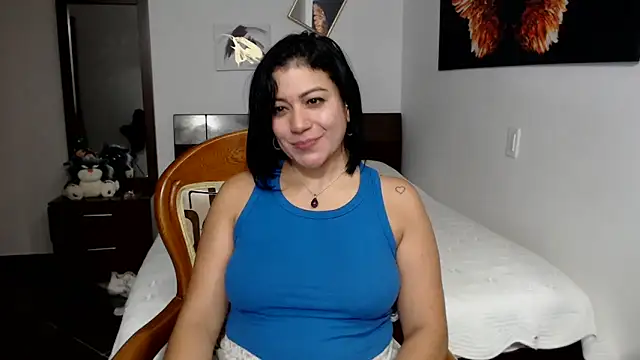 Snapshot of EmilyPeytonn chatting on 02.24.25 EmilyPeytonn online show from 02.24.25