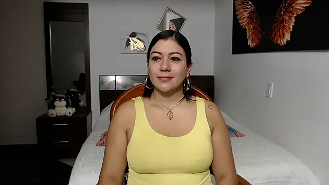 Snapshot of EmilyPeytonn chatting on 02.25.25 EmilyPeytonn online show from 02.25.25