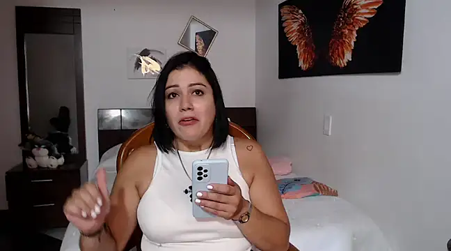 Snapshot of EmilyPeytonn chatting on 03.03.25 EmilyPeytonn online show from 03.03.25