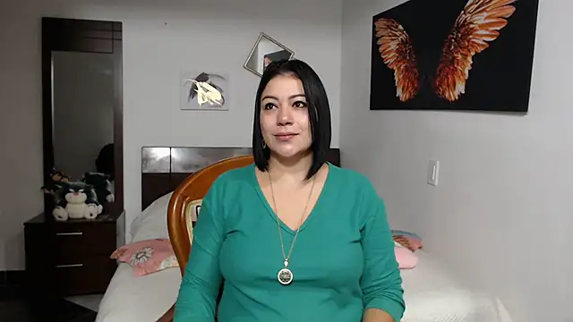 Snapshot of EmilyPeytonn chatting on 03.18.25 EmilyPeytonn online show from 03.18.25