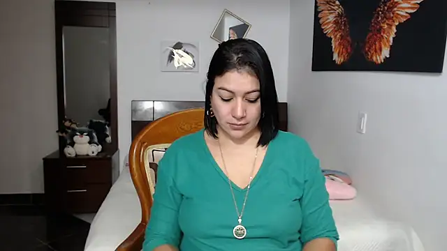 Snapshot of EmilyPeytonn chatting on 03.18.25 EmilyPeytonn online show from 03.18.25