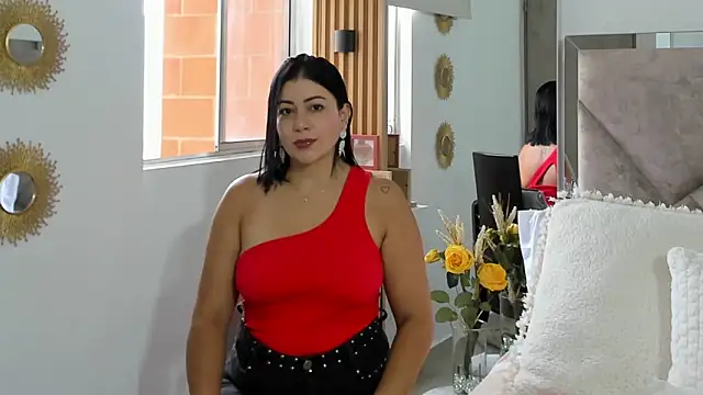 Snapshot of EmilyPeytonn chatting on 10.07.25 EmilyPeytonn online show from 10.07.25