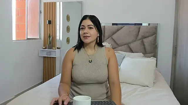 EmilyPeytonn online show from 12.20.25