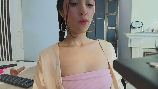 Snapshot of Ambarross chatting on 01.31.25 Ambarross online show from 01.31.25