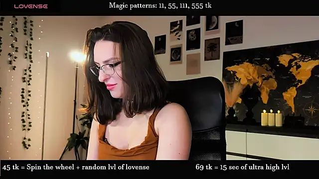 Snapshot of Alicia_x_art chatting on 06.06.26 Alicia x art online show from 06.06.26