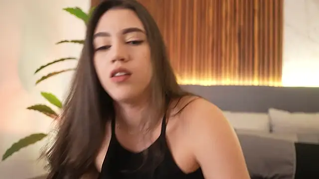 Amelia Rouse online show from 10.02.25