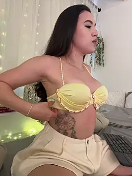 Snapshot of Amelia_Rouse chatting on 05.06.26 Amelia Rouse online show from 05.06.26